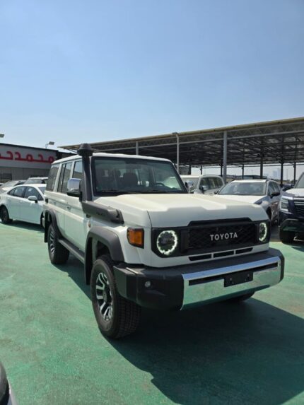 LC-76 (MACHITO) 2026 DUBAI GASOLINE 4.0 V6 1GR-FE AUTOMATIC 4X4 40TH ANNIVERSARY