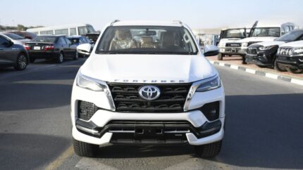 FORTUNER 2025 DUBAI GASOLINE 4.0 V6 VXR FULL